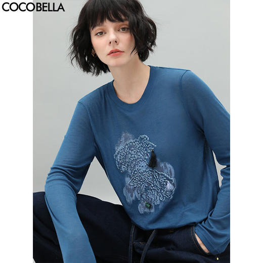 COCOBELLA重工刺绣印花流苏T恤亲肤舒适长袖上衣TS921 商品图0