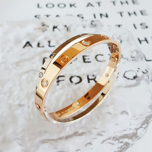 【95新】Cartier卡地亚LOVEN603911618K玫瑰金白金双色双环交叉12钻LOVE手镯16号151224TB01 现售价：54300 商品图7