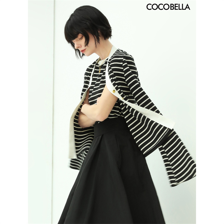 COCOBELLA撞色黑白条纹喇叭袖针织衫女V领开衫MZ157
