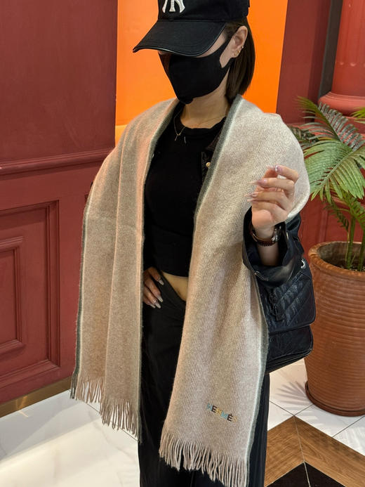 秋冬特惠💰280 爱马仕围巾同步专柜 高端羊毛针织围巾！可正式，可随意，非常Classical的设计 商品图0