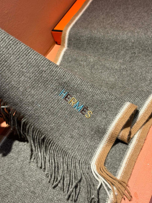 秋冬特惠💰280 爱马仕围巾同步专柜 高端羊毛针织围巾！可正式，可随意，非常Classical的设计 商品图7