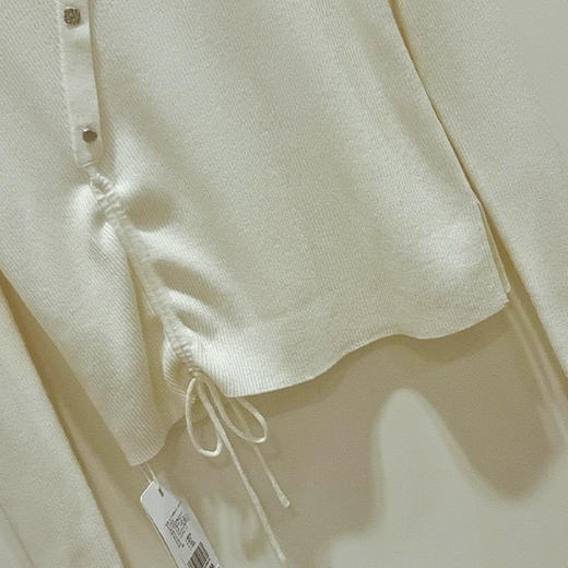 VIVIAN LIU TD2456322秋女装新款时尚圆领下摆抽绳毛衫 商品图3