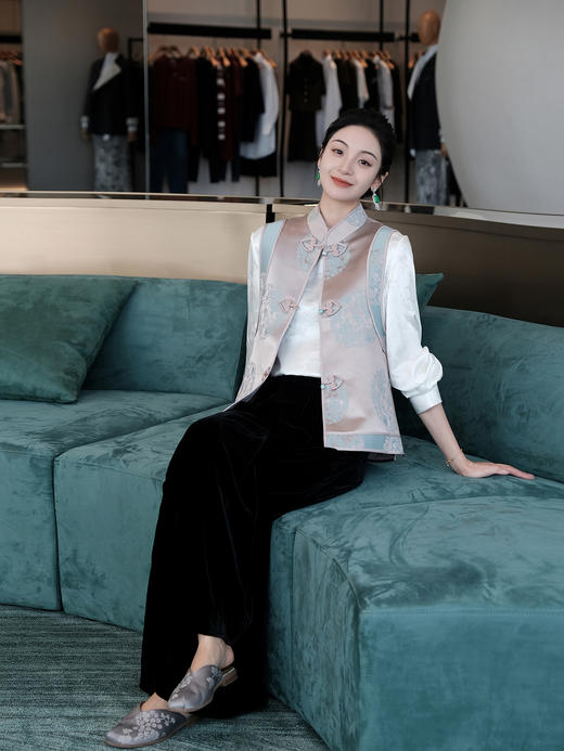 盛唐婧 |中式国风库缎团圆立领马甲 商品图5