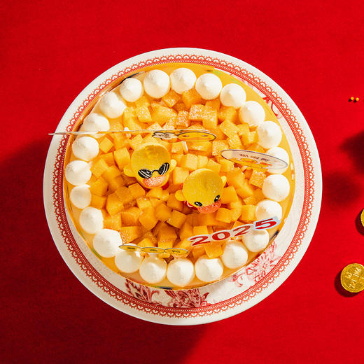 【伊利牧场冰淇淋蛋糕】2025好运鸭-多种伊利牧场冰淇淋夹心可选，小萌鸭在铺满芒果颗粒的波波池里使劲给你加油！（昆明+安宁幸福西饼蛋糕） 商品图1