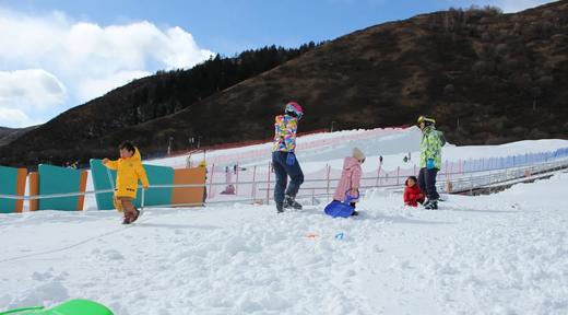 亲子滑雪第一站！松潘-奇峡沟滑雪场，88元起，全天不限时滑雪，娱雪区山地越野，雪地摩托超多好玩项目，免费教练开课，免费提供藏汉服打卡，赠送热饮，门票即买即用 商品图5