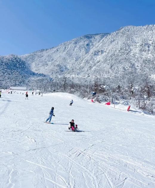 亲子滑雪第一站！松潘-奇峡沟滑雪场，88元起，全天不限时滑雪，娱雪区山地越野，雪地摩托超多好玩项目，免费教练开课，免费提供藏汉服打卡，赠送热饮，门票即买即用 商品图8