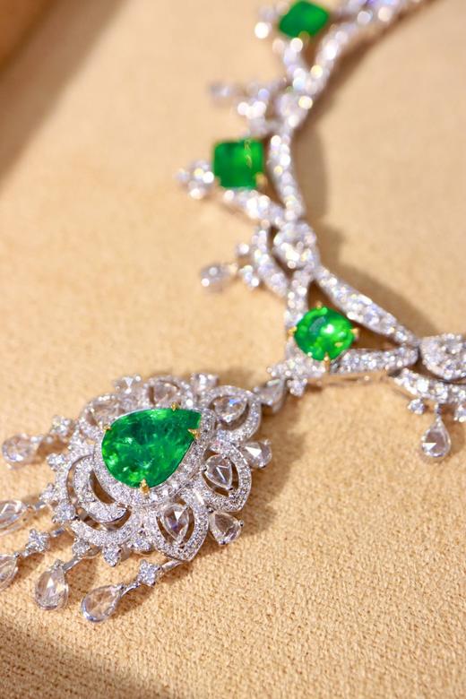12.15ct刻面祖母绿项链 商品图3