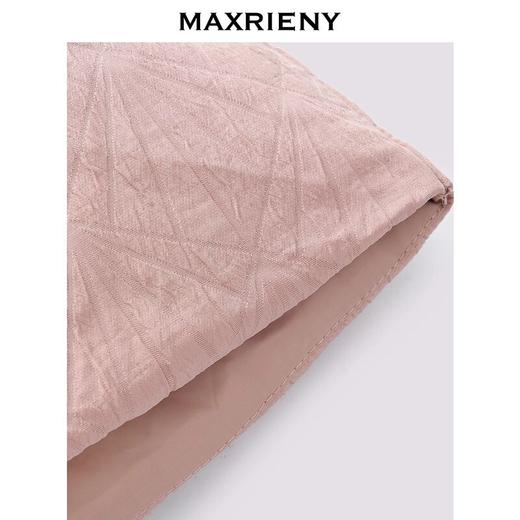 MAXRIENY精致优雅感系带收腰羽绒服女24冬肌理感保暖外套中长款(货号:MS85DC767) 商品图3