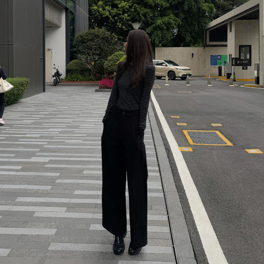 ROMI STUDIO“法式优雅” 绵羊毛混纺条纹一字领长袖T恤RW24AS40831 商品图0