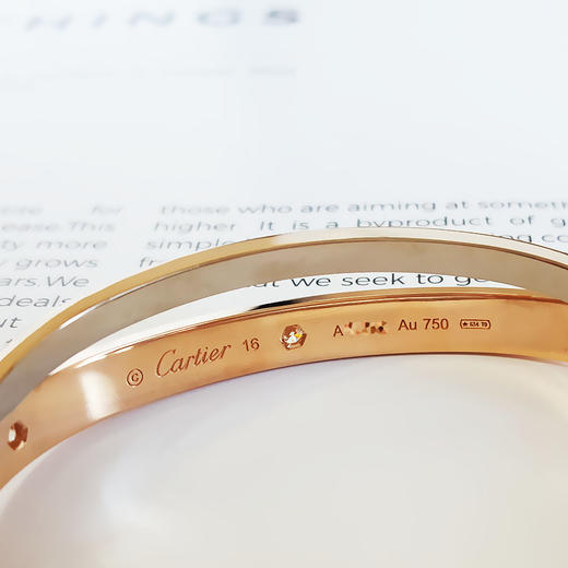 【95新】Cartier卡地亚LOVEN603911618K玫瑰金白金双色双环交叉12钻LOVE手镯16号151224TB01 现售价：54300 商品图6