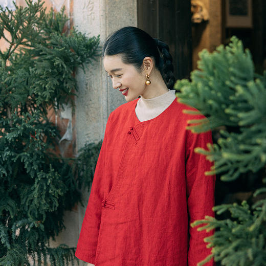 绽放014朵/年服圆领手工盘扣新中式亚麻色织斜门襟红色绗棉连衣裙 商品图1