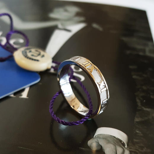 【95新】Tiffany & Co.蒂芙尼18K白金Atlas罗马数字戒指55号中性款151224TJ15 现售价：3400 商品图4