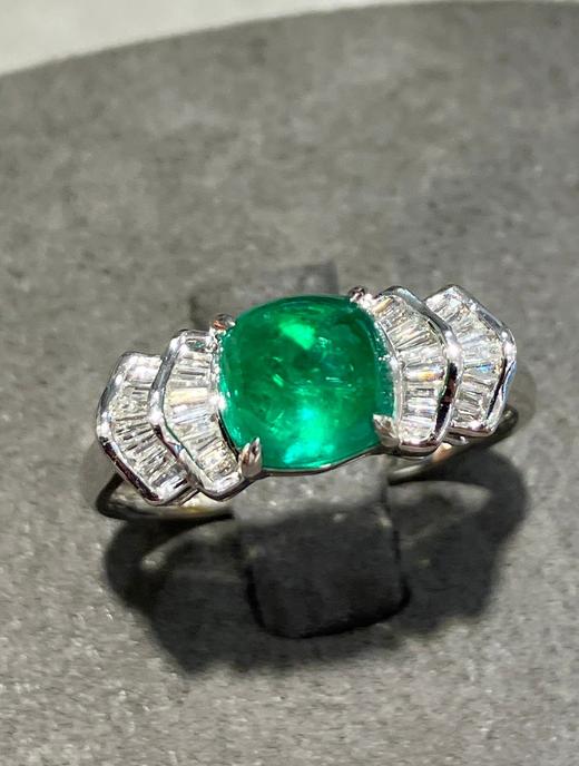 1.61ct糖塔祖母绿戒指 商品图3