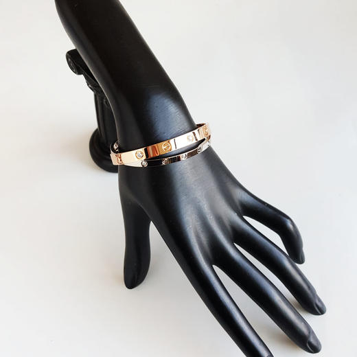 【95新】Cartier卡地亚LOVEN603911618K玫瑰金白金双色双环交叉12钻LOVE手镯16号151224TB01 现售价：54300 商品图8