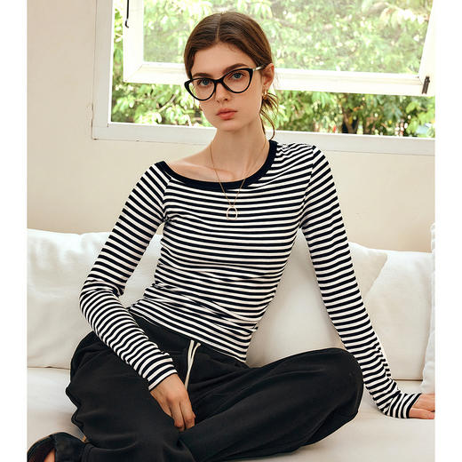 OLrain欧芮儿条纹长袖T恤女春季2025年新款小众设计感斜肩上衣 商品图1