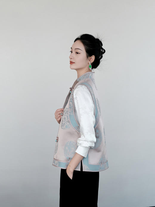 盛唐婧 |中式国风库缎团圆立领马甲 商品图7