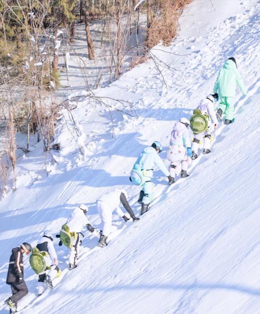 亲子滑雪第一站！松潘-奇峡沟滑雪场，88元起，全天不限时滑雪，娱雪区山地越野，雪地摩托超多好玩项目，免费教练开课，免费提供藏汉服打卡，赠送热饮，门票即买即用 商品图9