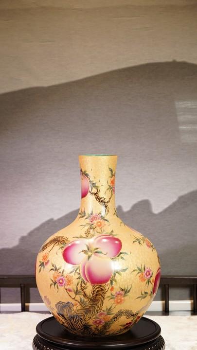 金丝珐琅八桃天球瓶 商品图0