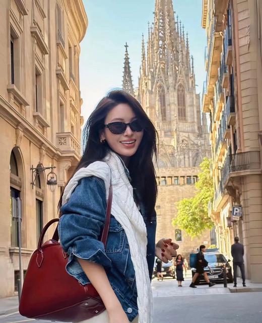 顺丰包邮洛诗琳40606设计感复古翻领磨白条纹破洞短款牛仔外套112 商品图0