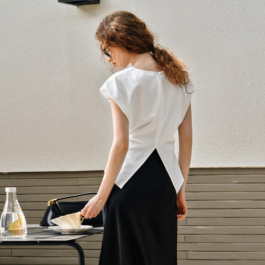 OLrain欧芮儿法式白色T恤女春季2025年新款通勤小盖袖收腰套头衫 商品图4