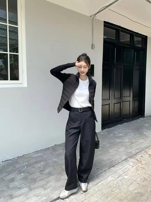 时尚弯刀休闲裤 羊毛中腰直筒及地运动长裤  复古回潮 经久不衰立体设计 恰到好处的中腰设计 显高显瘦 布面纹理清晰细腻 上身挺阔有骨感 商品图5