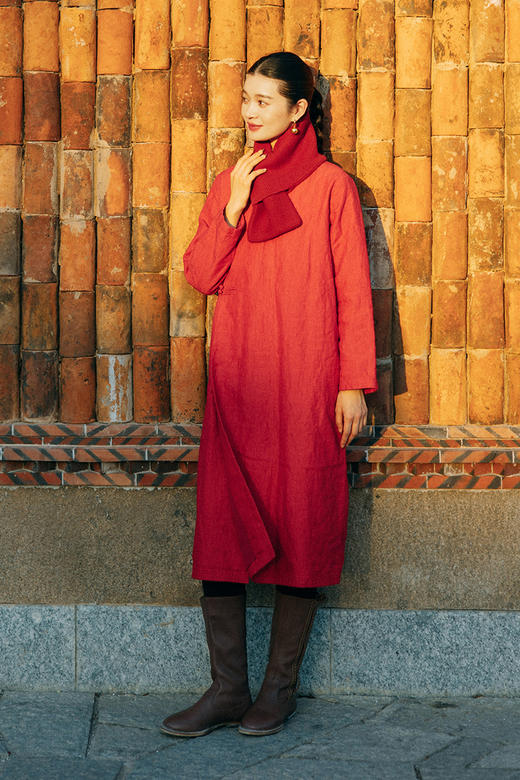 绽放014朵/年服圆领手工盘扣新中式亚麻色织斜门襟红色绗棉连衣裙 商品图5