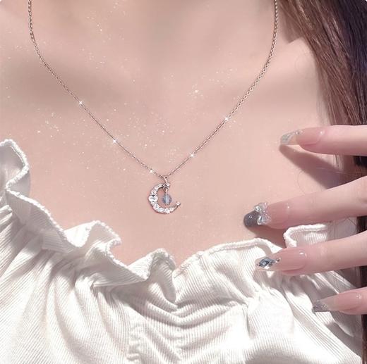 KADER幻彩项链女简约气质草莓晶月光石吊坠短款锁骨链送女友 商品图3