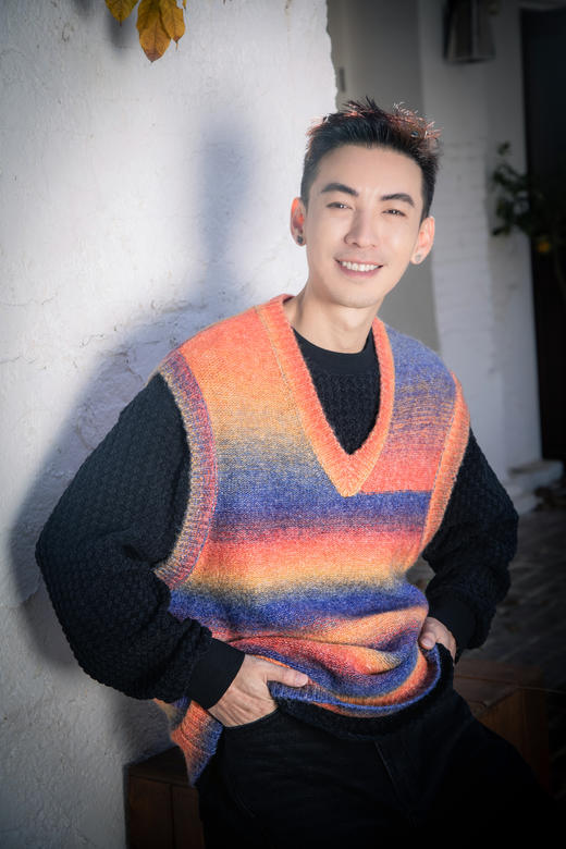 W435471170拼色针织背心 商品图1