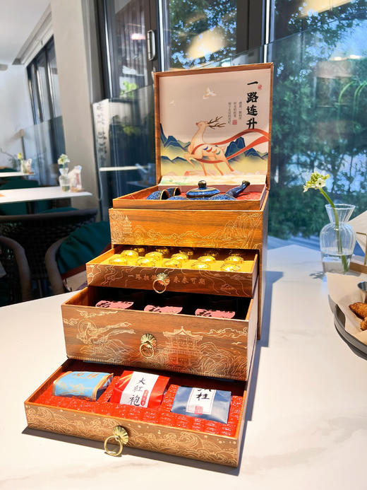 高端茶礼-【龙腾盛世四层四大茗茶+一路连升茶叶礼盒】抽屉新款设计高档大气，品质高性价比高，茶叶耐泡度好 商品图1