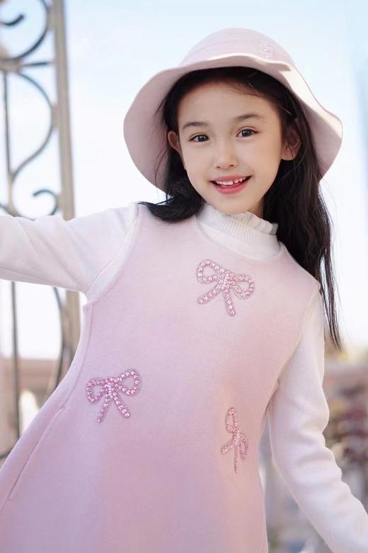 【春上新】【3折】8楼琳麦罗 LYNN&MILO 粉色双面呢亮丝蝴蝶结背心裙  吊牌价：1598元  活动价：479元 商品图0