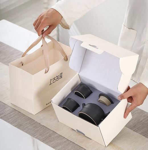 德化万仟瓷陶瓷研究所出品!!【鲤鱼戏荷一壶二 杯套组】朴实古拙的美，为你的茶室添加一抹独 特的韵味! 线上499￥，我们39.9￥ 商品图2