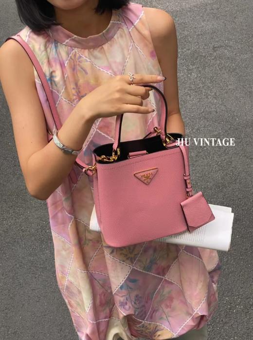 PRAD*普拉达 三角徽标 皮革 单肩手提包 女款 花瓣粉（HH） 商品图5