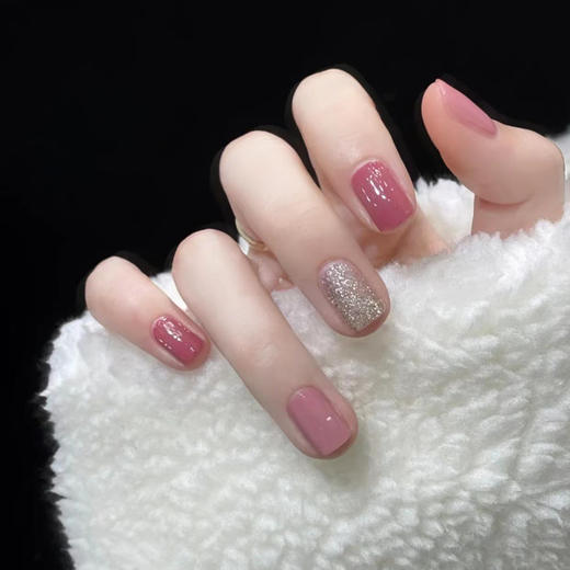 【美甲好物丨吾家彩若可撕拉指甲油1盒装】 一盒6色，牢固度持久饱和度高，质地润滑易涂，光泽度强，毛刷均匀不分叉，可以一整片撕下来，两个色系可选，随心搭配都好看，一周指甲不重样的美丽~ 商品图2