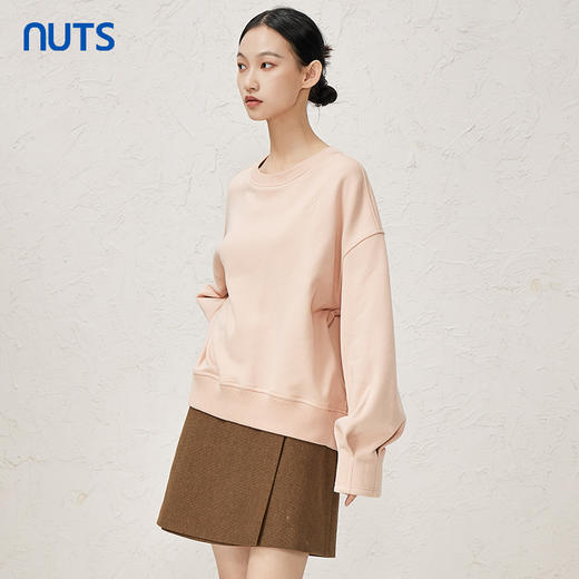 NUTS秋冬款简约气质百搭圆领粉色宽松显瘦落肩卫衣女344021023 商品图0