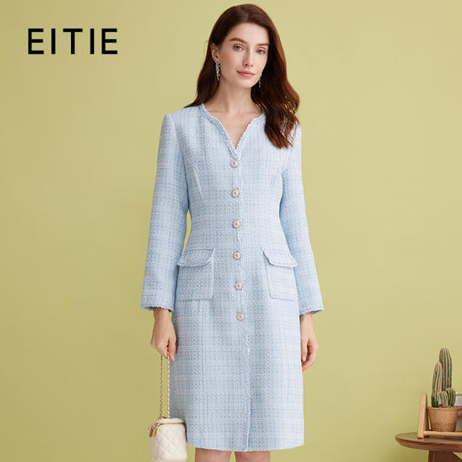 EITIE爱特爱精致高级感浅蓝色V领粗花呢气质连衣裙2025春季新款A2507501 商品图0