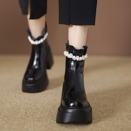 【预售5天】新款圆头粗跟珍珠短靴防水台时尚气质百搭高跟时装女靴ZMXY&ZM2461-A 商品图4