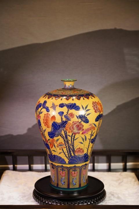 珐琅彩和和美美梅瓶 商品图0