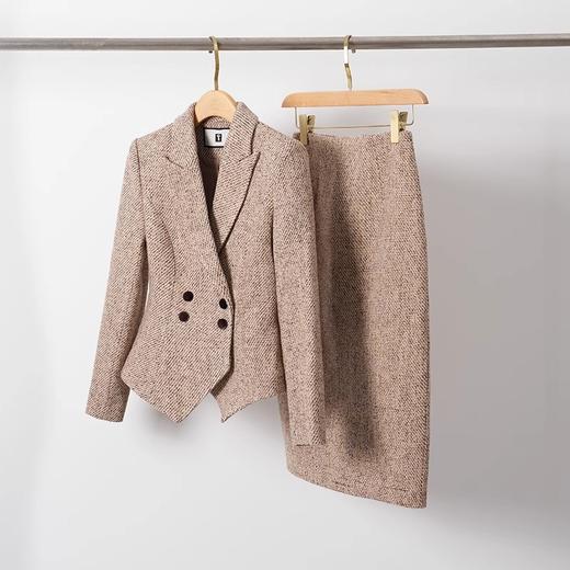 IWY/卡其色西装外套女冬季新款西服套装女神范半身裙两件套 24CS662 商品图0