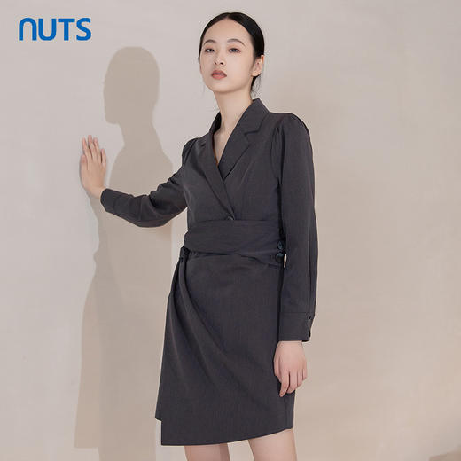 NUTS灰色复古气质通勤收腰设计感西装短款长袖连衣裙女241103174B 商品图3