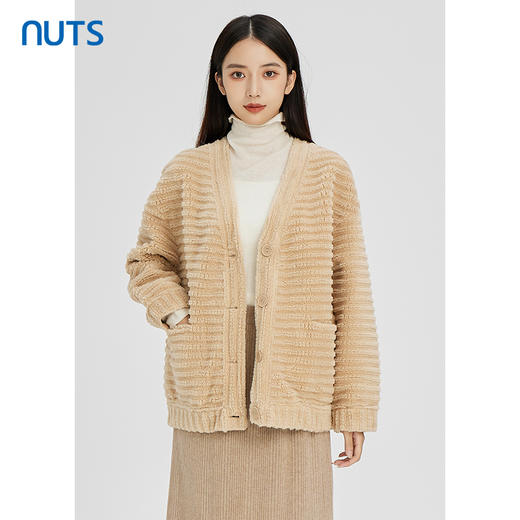 NUTS冬款气质百搭V领设计感毛绒条纹宽松显瘦中外套女241042416B 商品图0