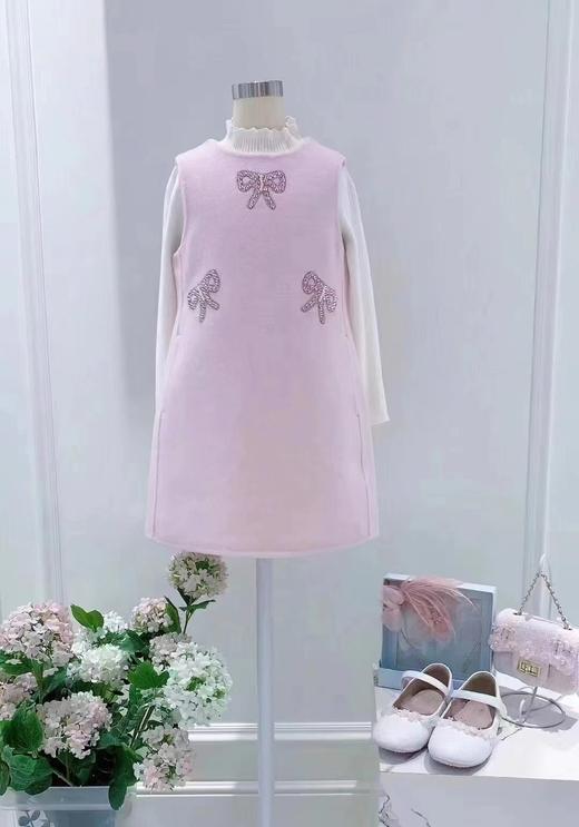 【春上新】【3折】8楼琳麦罗 LYNN&MILO 粉色双面呢亮丝蝴蝶结背心裙  吊牌价：1598元  活动价：479元 商品图3