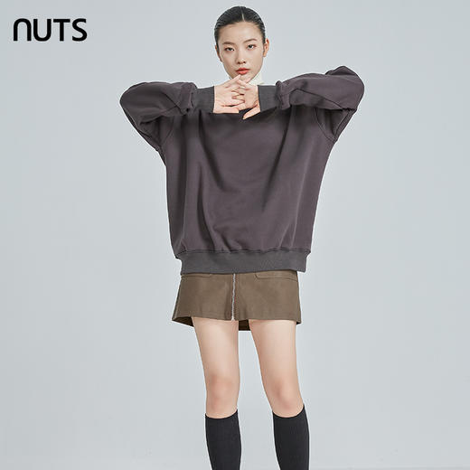 NUTS冬季新品时尚宽松遮肉纯色慵懒长袖T恤女241023159B 商品图3