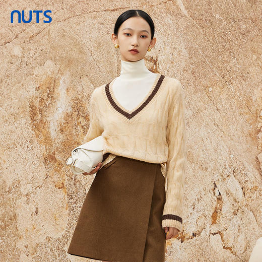 NUTS新款V领时尚气质撞色慵懒保暖毛织套头衫女335052266 商品图2