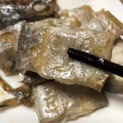 风干带鱼 1斤装(舟山雷达网带鱼制作) 选择深海雷达网油带鱼，洗杀去头尾，西北风吹干7-8成干，油么么，香喷喷的风干带鱼就做好了。 商品图0