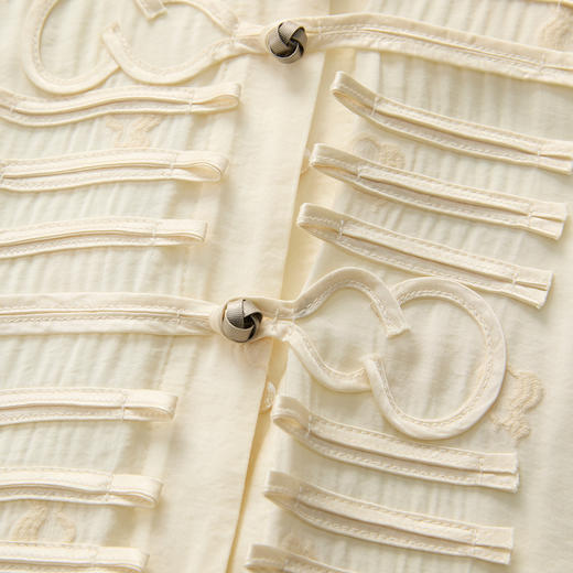 谜底提花连衣裙长袖2025春季新品复古风浪漫盘扣X型长裙251ML0099 商品图3