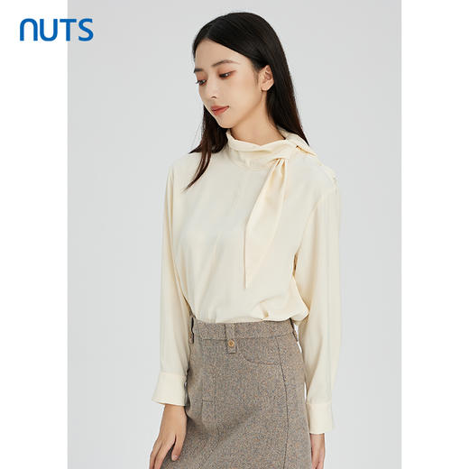 NUTS秋冬款简约设计感围巾领百搭宽松长袖套头衬衫女241013037B 商品图2