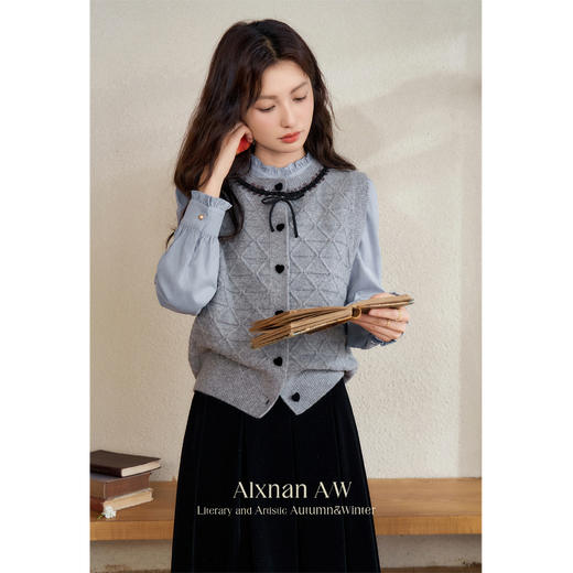 鹿向南「柔光纱缎」格雷系灰色针织开衫马甲2025秋冬学院风马夹女 商品图4