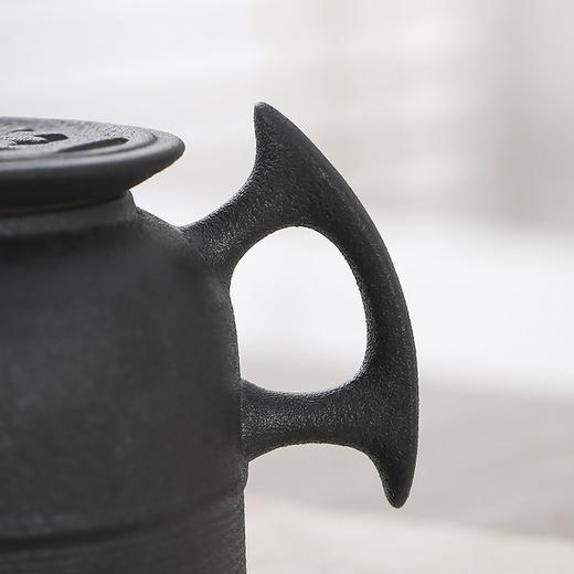 德化万仟瓷陶瓷研究所出品!!【鲤鱼戏荷一壶二 杯套组】朴实古拙的美，为你的茶室添加一抹独 特的韵味! 线上499￥，我们39.9￥ 商品图6