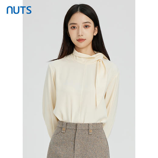 NUTS秋冬款简约设计感围巾领百搭宽松长袖套头衬衫女241013037B 商品图0