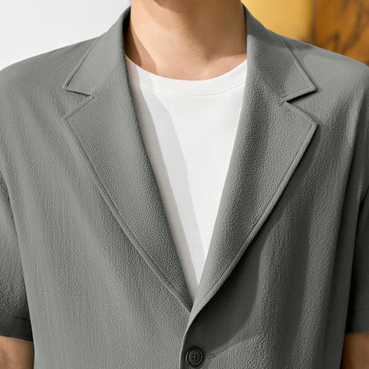 【谢震业同款】柒牌短袖西装外套男春夏新款宽松肌理泡泡纱休闲西服128C70190 商品图3